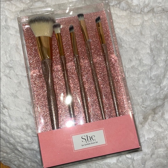5 piece Cosmetic Brush Set - Picture 3 of 4